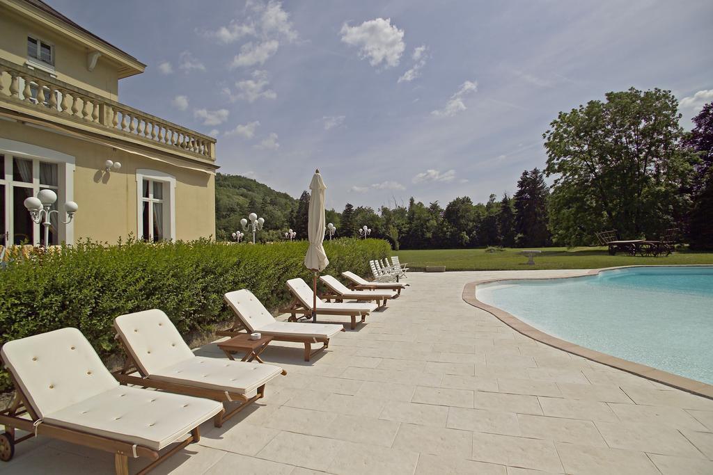 Hotel Domaine Des Sequoias - Les Collectionneurs à Ruy-Montceau Extérieur photo
