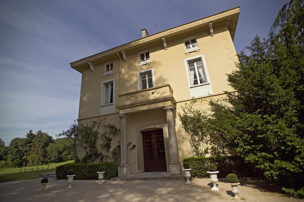 Hotel Domaine Des Sequoias - Les Collectionneurs à Ruy-Montceau Extérieur photo