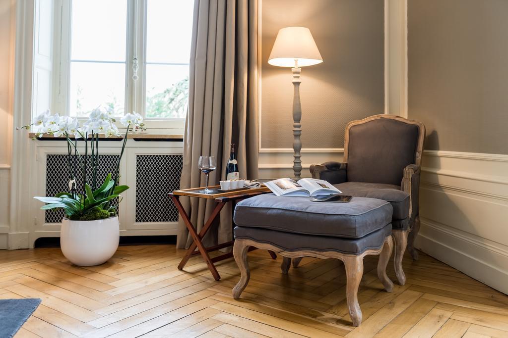 Hotel Domaine Des Sequoias - Les Collectionneurs à Ruy-Montceau Extérieur photo