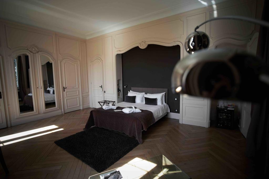 Hotel Domaine Des Sequoias - Les Collectionneurs à Ruy-Montceau Extérieur photo