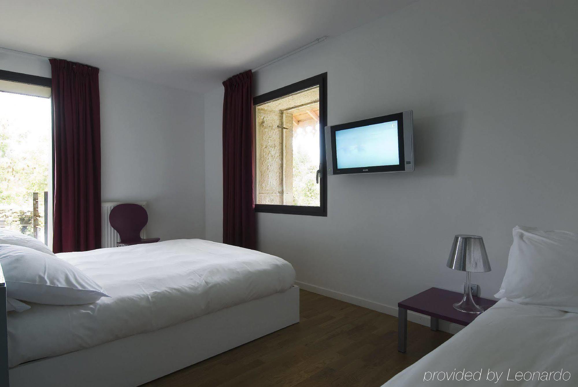 Hotel Domaine Des Sequoias - Les Collectionneurs à Ruy-Montceau Extérieur photo
