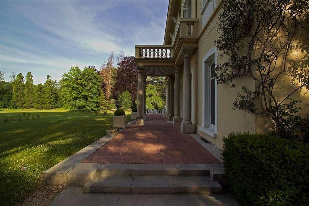 Hotel Domaine Des Sequoias - Les Collectionneurs à Ruy-Montceau Extérieur photo